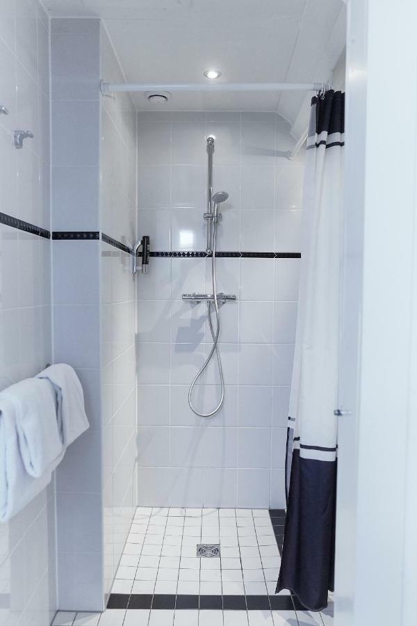 Single Room,1372303157:JPEG